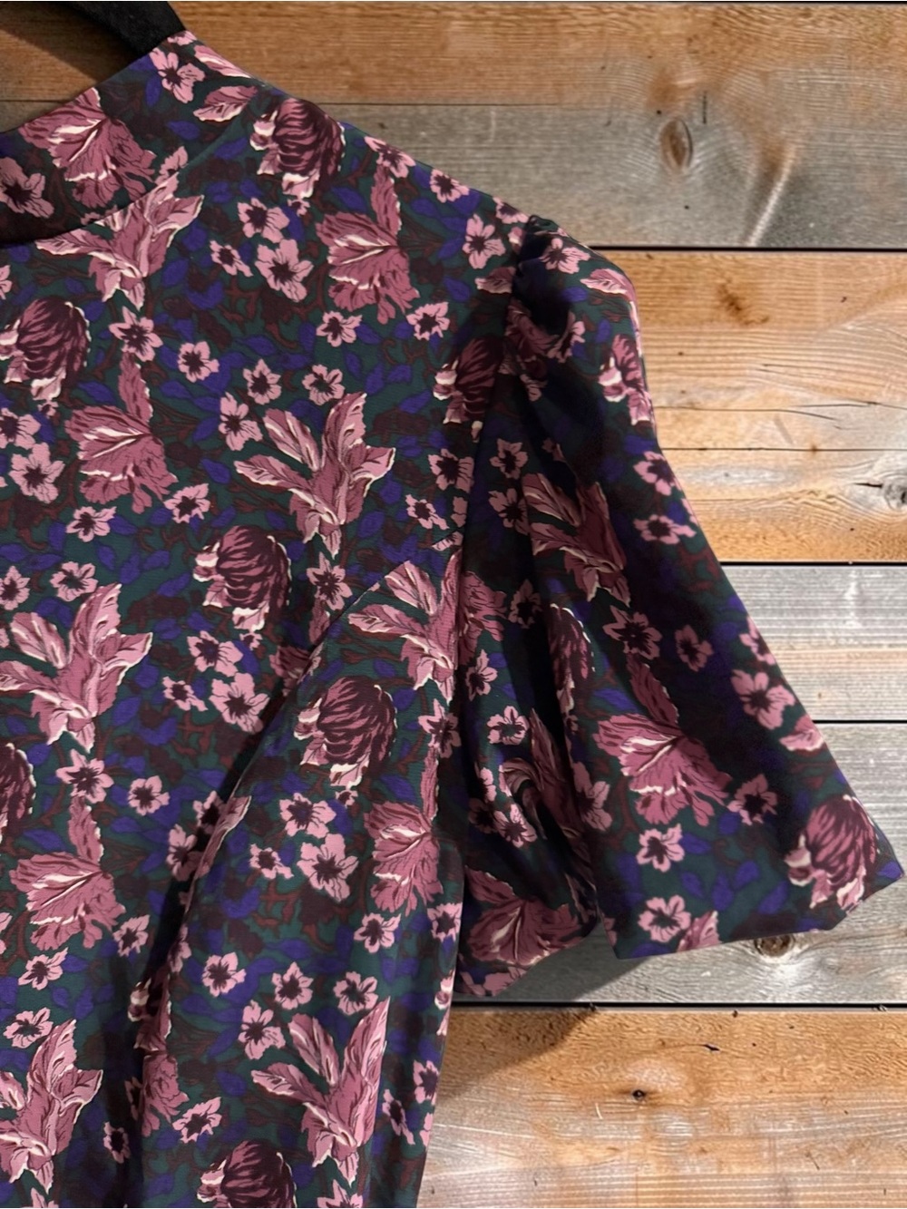 Melrose and Market Dark Floral Midi Dress Sz S Ruched Puff Sleeve Whimsygoth - Picture 3 of 8